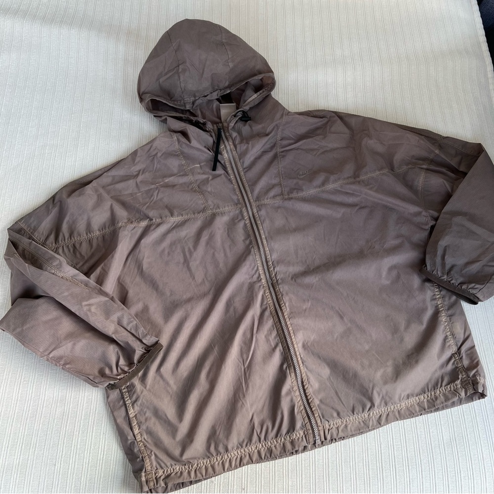 NIKE W SPORTSWEAR REPEL TECH PACK OVERSIZED PACKABLE JACKET DM6506-087
